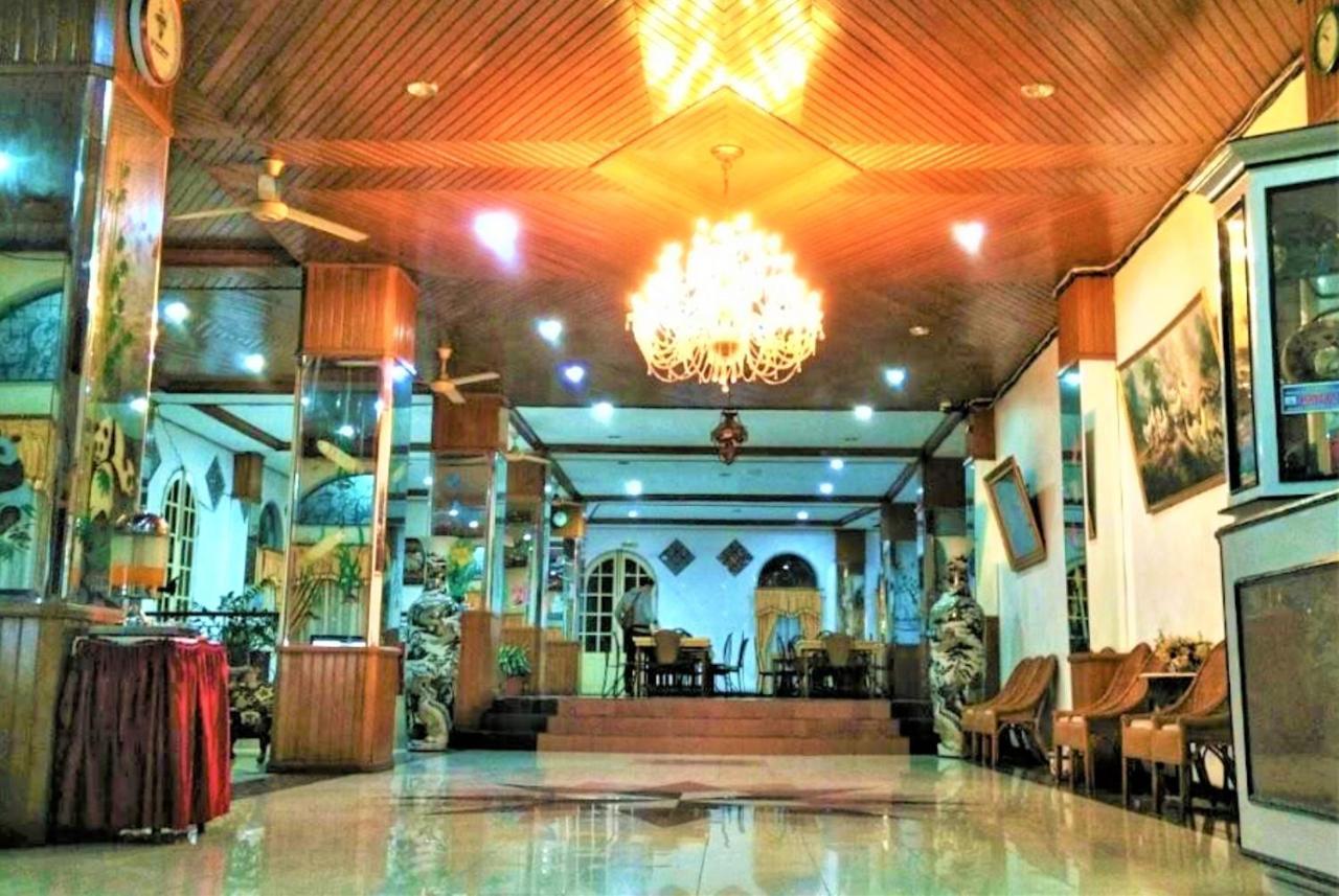 Hotel Asia Bukittinggi Bagian luar foto