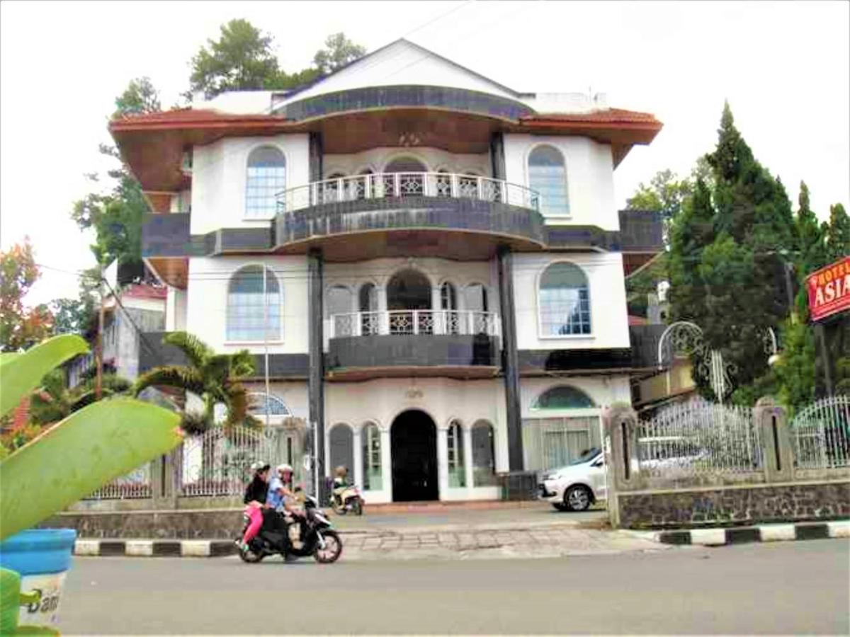 Hotel Asia Bukittinggi Bagian luar foto